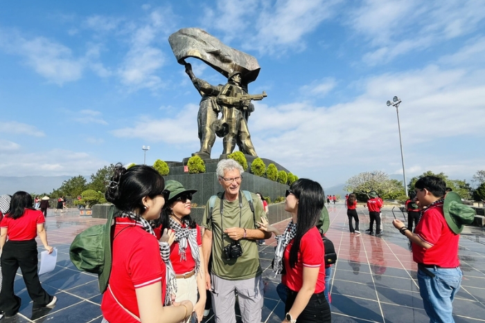 Admirer le Monument de la Victoire dans un itinéraire de 5 jours à Dien Bien