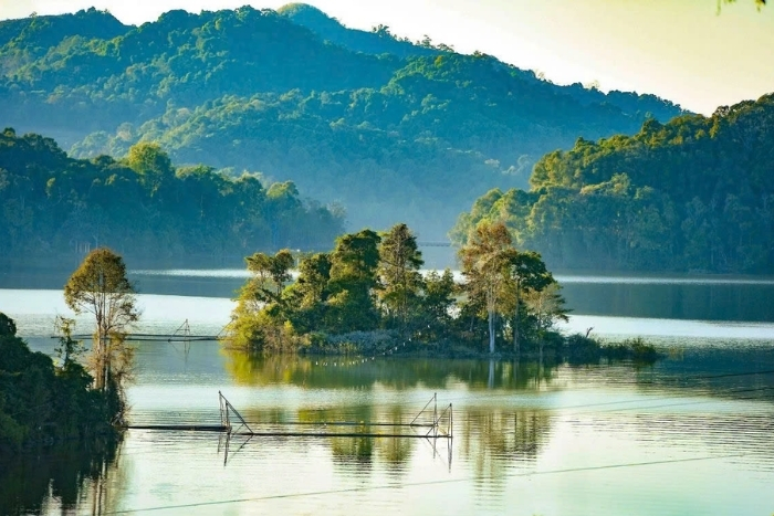 Fin de journée au lac Pa Khoang