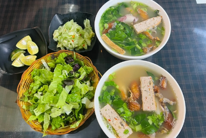 Bún cá, chez le Bún cá quá Nàng Ban