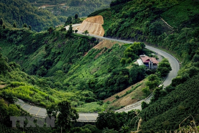 Le col de Pha Din est l'endroit où le ciel et la terre se rencontrent en un seul