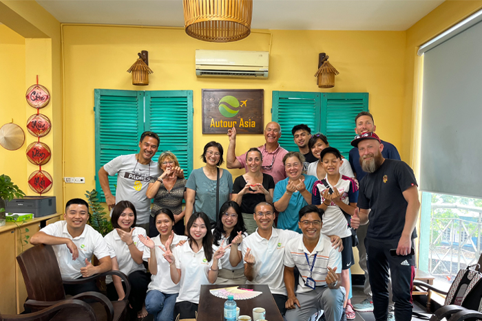 Autour Asia reçoit ses clients dans ses bureaux au Vietnam