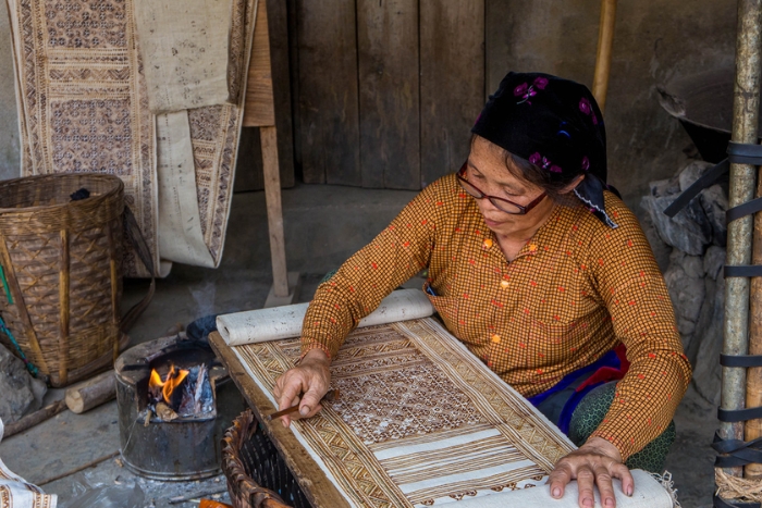 Village artisanal de Lung Tam : tissage du lin