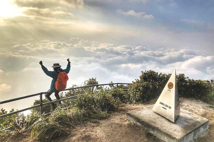 À la poursuite des nuages ​​sur le pic Chieu Lau Thi