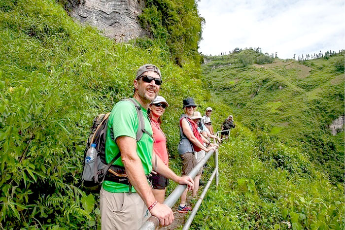 Faire du trekking pour conquérir les routes légendaires Ha Giang Vietnam