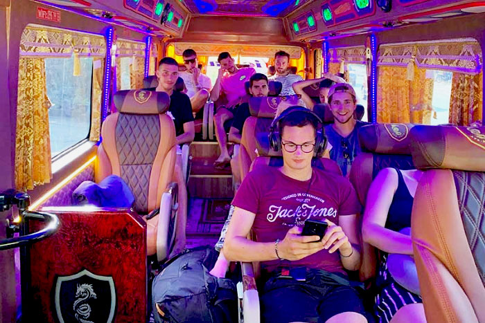 Limousine Bus Hanoï à Ha Giang avec petit groupe