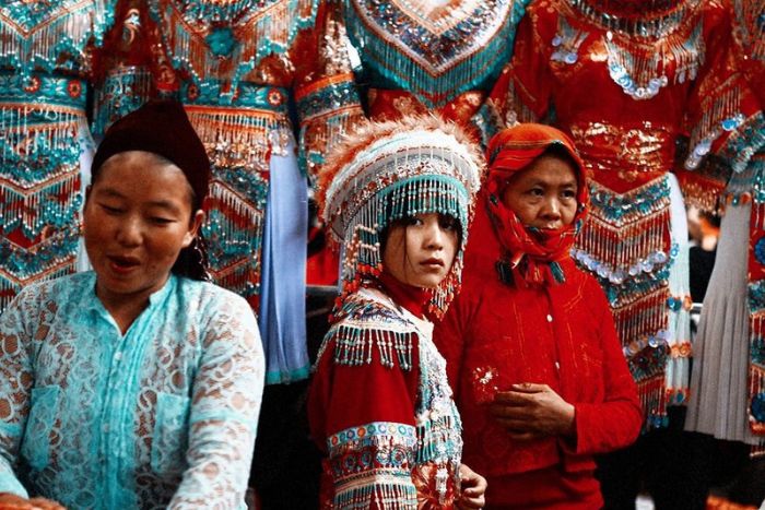 Costumes traditionnels colorés des ethnies de Ha Giang