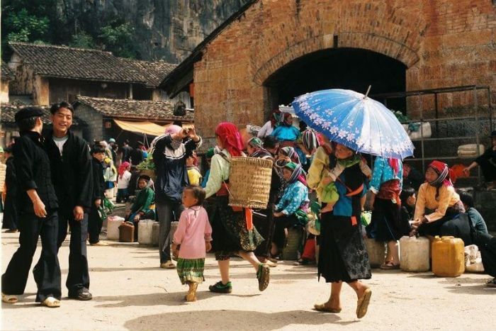 Le marché de Dong Van à Ha Giang est un site à ne pas manquer