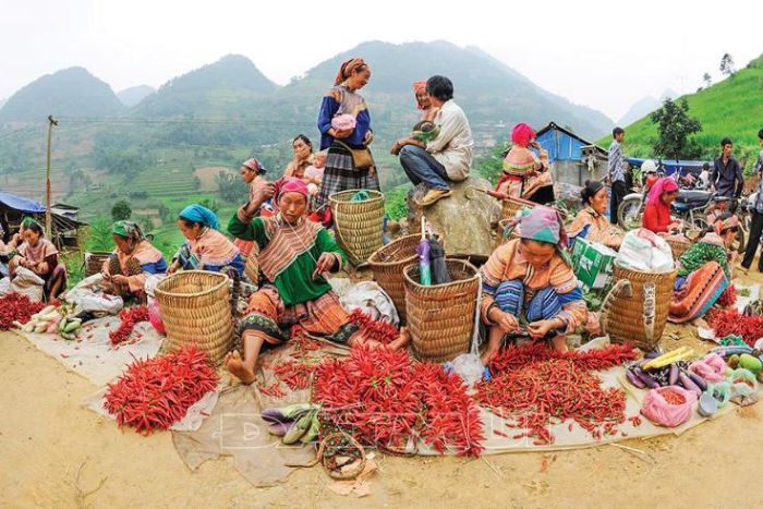 Les articles aux marchés ethniques de Ha Giang sont très divers