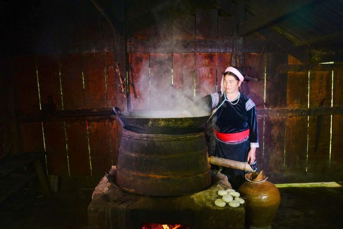 Alcool de maïs - Boisson traditionnel de Ha Giang