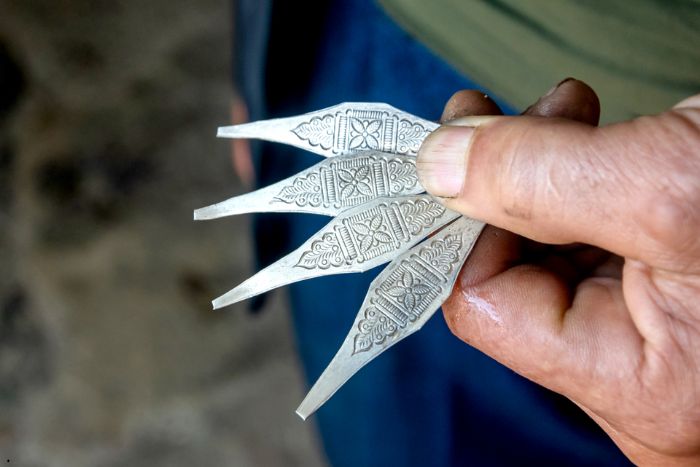 Bijoux et accessoires en argent - L’un des meilleurs souvenirs de Ha Giang