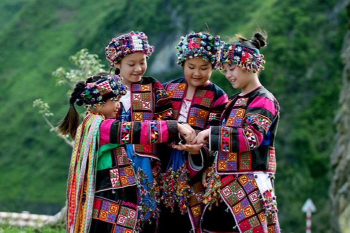 Les costumes du peuple Lo Lo sont considérés comme l'un des plus beaux costumes traditionnels des ethnies vietnamiennes