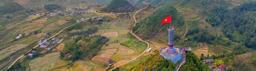 Tour du drapeau de Lung Cu à Ha Giang