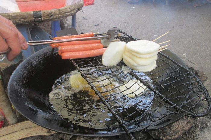 Le gâteau de Lo Khoai est fait à base de riz, une spécialité de Ha Giang