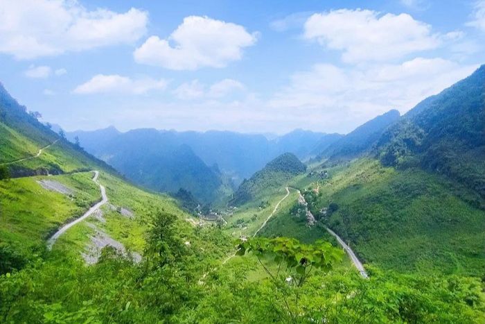 Paysage naturel de la commune de Lung Phin vu d'en haut