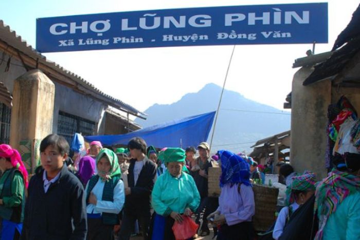 Marché Lung Phin dans le district de Dong Van, Ha Giang