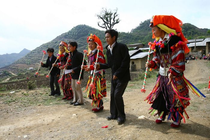  Le peuple Dao organise de nombreuses activités culturelles pour attirer les touristes à visiter le village de Nam Dam