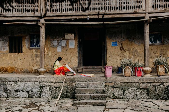 La maison de Pao abrite de nombreux objets traditionnels des Hmong