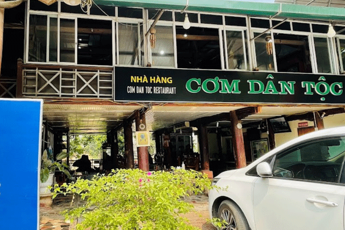 Le restaurant Cơm Dân Tộc