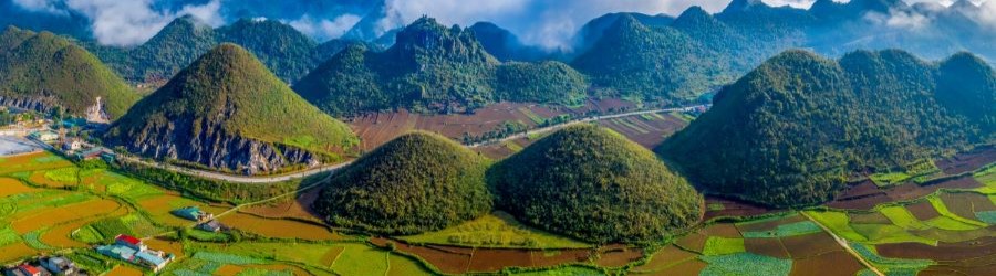 Beauté incroyable des montagnes jumelles de la Fée