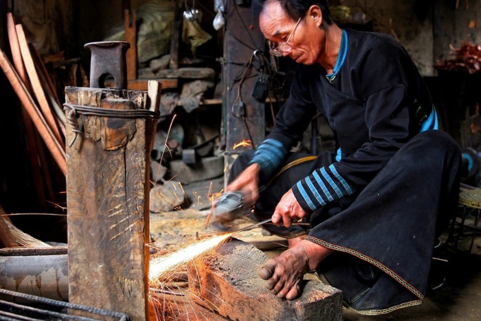 Artisanat de forge unique du groupe ethnique Hmong