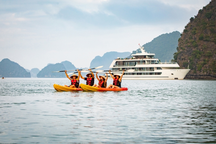 Une journée inoubliable avec une croisière à la journée dans la baie de Lan Ha