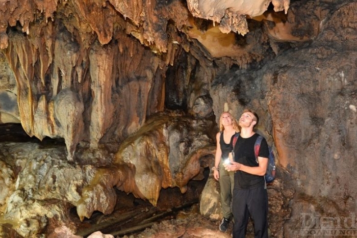 Explorez la grotte de Trung Trang