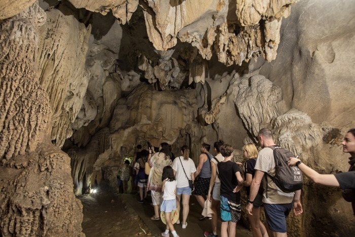 Visite la grotte de Trung Trang dans 2 jours à bord