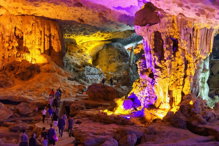 Découverte de la grotte de Sung Sot pendant mon itinéraire croisière Halong 2 jours