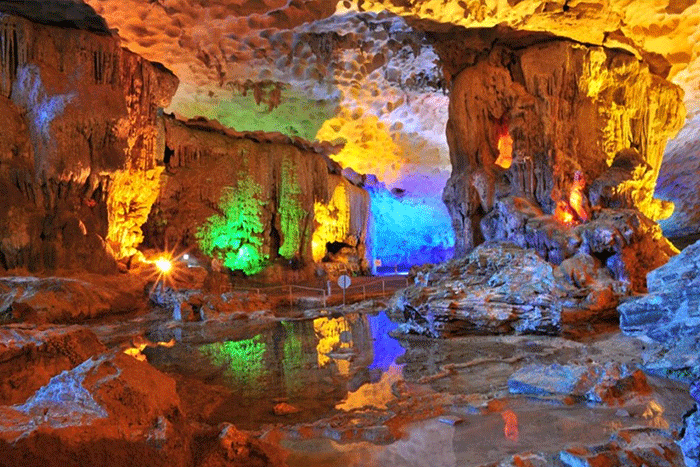 La grotte surprise porte bien son nom.