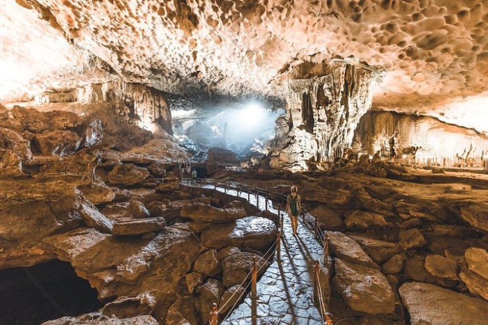 À la découverte de la spectaculaire grotte de la Surprise