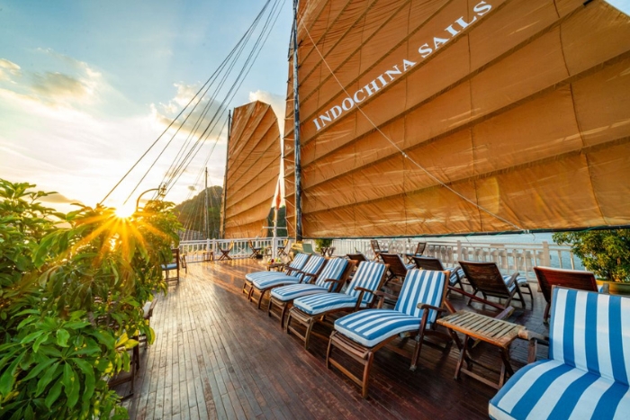 2 jours inoubliables à bord de l’Indochina Sails Cruise 4 étoiles dans la baie d’Halong