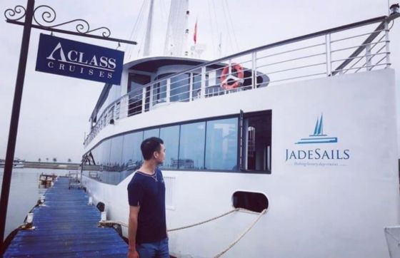 1 Jour En Jonque JadeSails Dans La Baie DHalong - Remarques Par M. Hugo