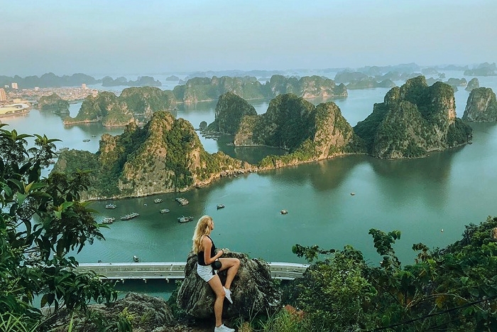 Que faire &agrave; la baie d'Halong ? Contempler Halong depuis les hauteurs du mont Bai Tho