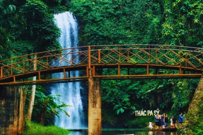 Beauté naturelle de la cascade Pa Sỹ à Kon Tum