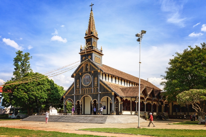 Cathédrale en bois – Découverte de Pleiku Kon Tum Buon Ma Thuot en 6 jours
