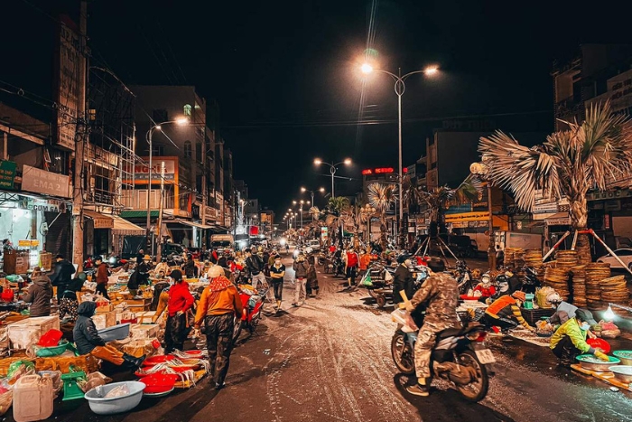 Marché de nuit de Pleiku – Saveurs locales et ambiance animée