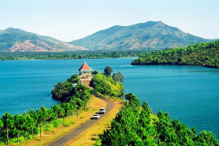 Panorama sur le lac T’Nung - Beauté naturelle de Pleiku