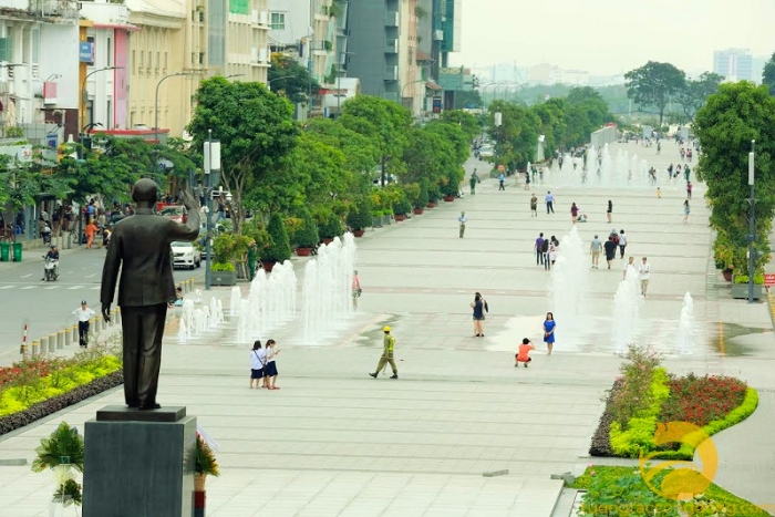 Au fil de la rue pi&eacute;tonne Nguyen Hue - Sentir le rythme vivant de Saigon