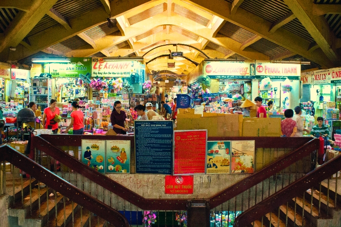 Le Marché Binh Tay, lieu emblématique sur la carte de Saigon