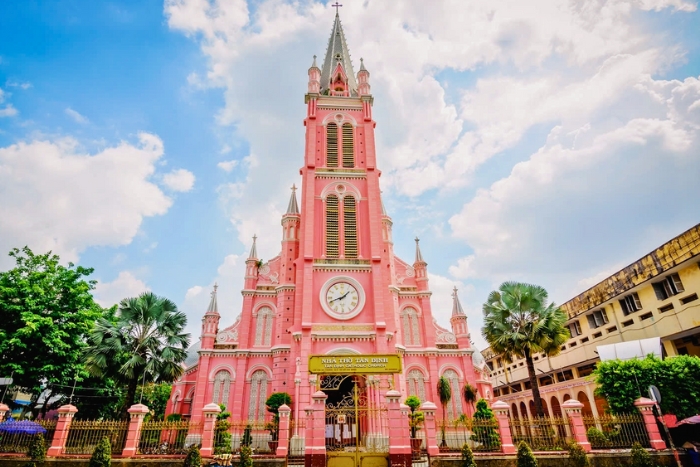 L’Église de Tan Dinh, l’un des plus beaux lieux à visiter à Saigon