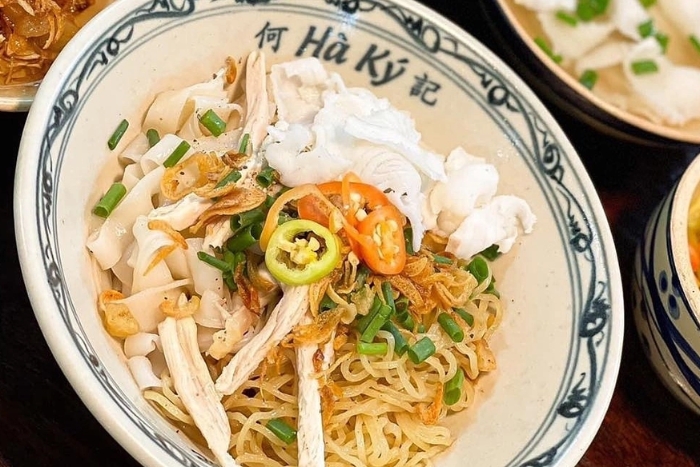 Hủ tiếu mì gà cá, le plat le plus populaire du Hủ Tiếu Hà Ký