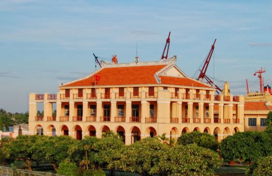 Jetez Un Oeil à L’histoire De Ho Chi Minh Ville Au Nha Rong Port
