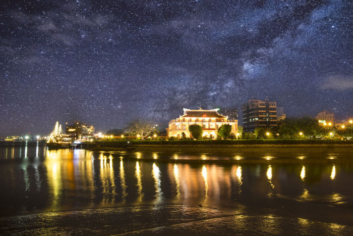 Port de Nha Rong la nuit