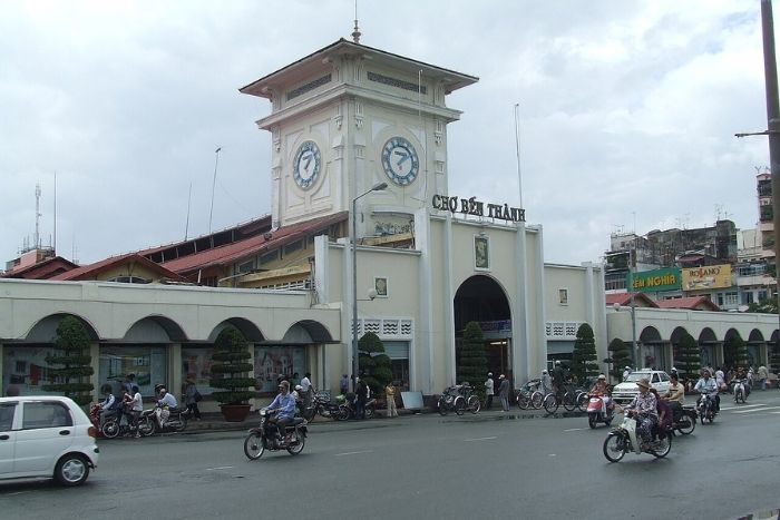 Ho Chi Minh Ville officiellement, mais Saigon reste le nom du quotidien des habitants