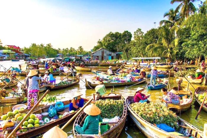 Exploration du marché flottant de Can Tho, un lieu vibrant