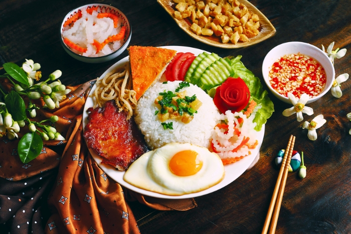 Com tam traditionnel, spécialité locale de Saigon