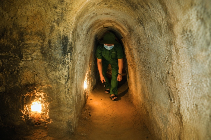 &Agrave; la d&eacute;couverte des passages souterrains des tunnels de Cu Chi