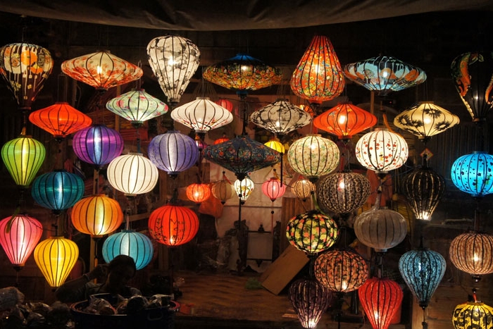 Artisanat unique de fabrication de lanternes à Hoi An