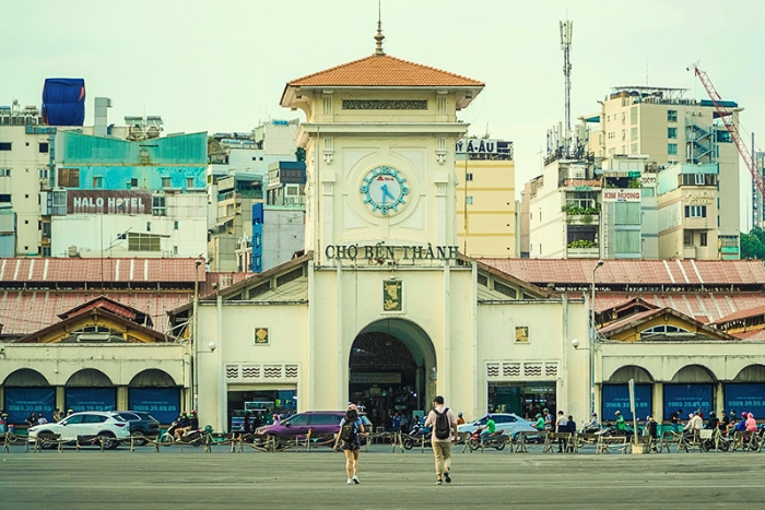 Vie locale autour du marché de Ben Thanh