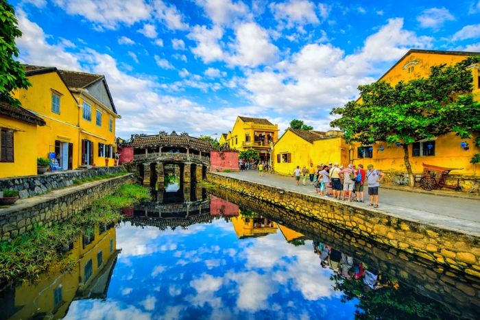 Fl&acirc;nerie au c&oelig;ur de la vieille ville de Hoi An